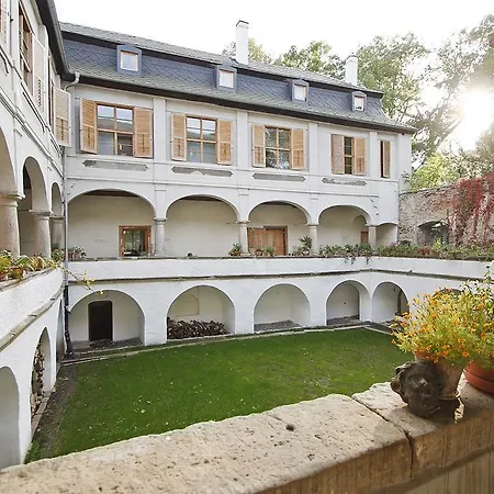 Chateau Trebesice 4* Kutna Hora