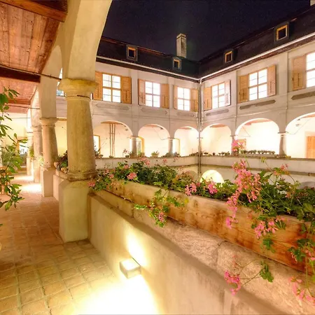 Chateau Trebesice Kutna Hora