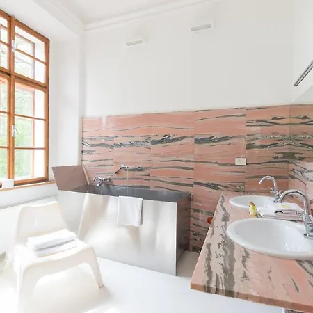 Chateau Trebesice Otel Kutná Hora