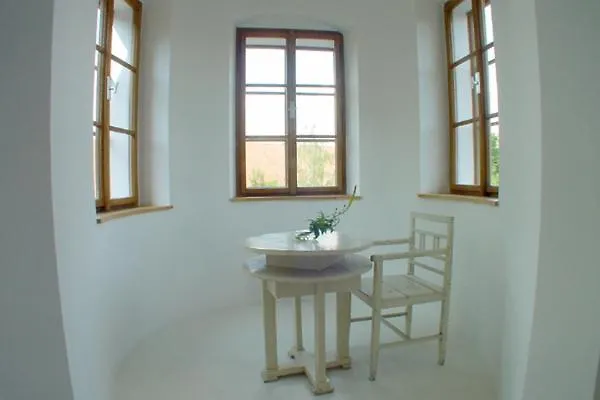 Chateau Třebešice 4*