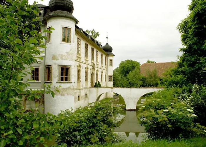 Chateau Třebešice 4*