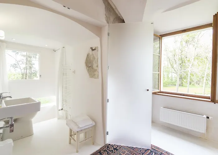 Chateau Třebešice Hotel 4*